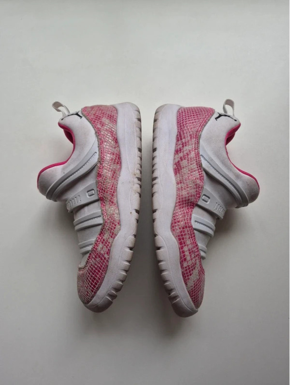 Pink jordan's size youth 2.5